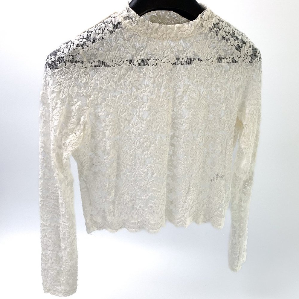 Lace long sleeve crop top